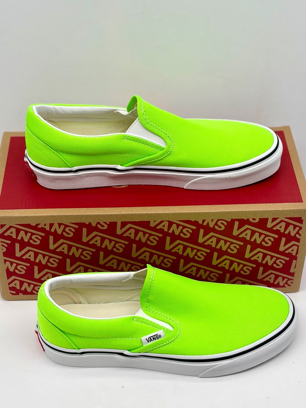 Vans Classic Slip-On Sneakers - Neon Green Women’s 7 - Picture 2 of 9